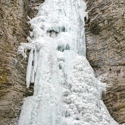 Zamrznutý Brankovský vodopád v Nízkych Tatrách
