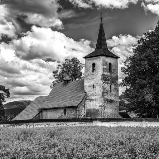 Gotický kostol Všetkých svätých, Ludrová