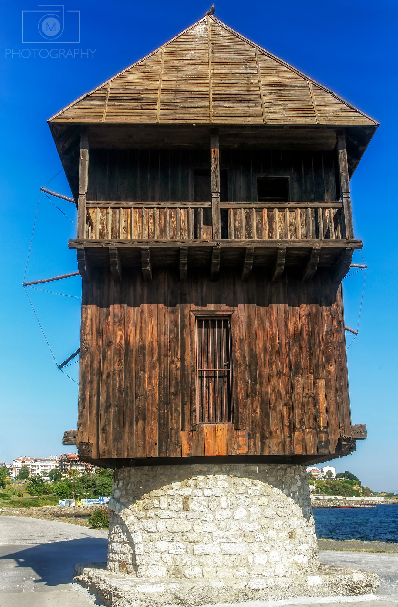 Veterný mlyn v meste Nesebar, Bulharsko