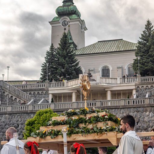 Eucharistická procesia v uliciach Ružomberka