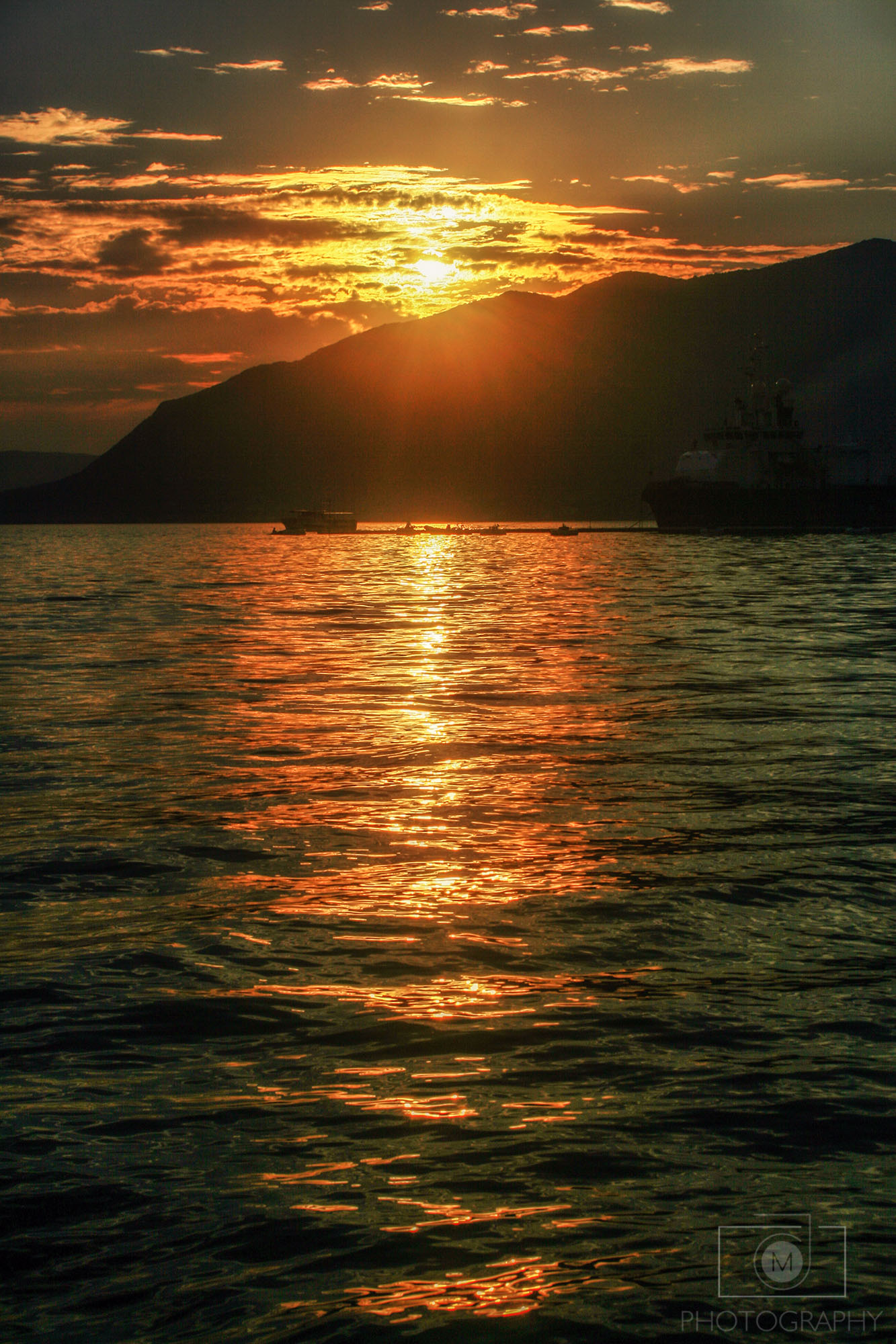 Západ slnka nad Jadranským morom, Čierna Mora