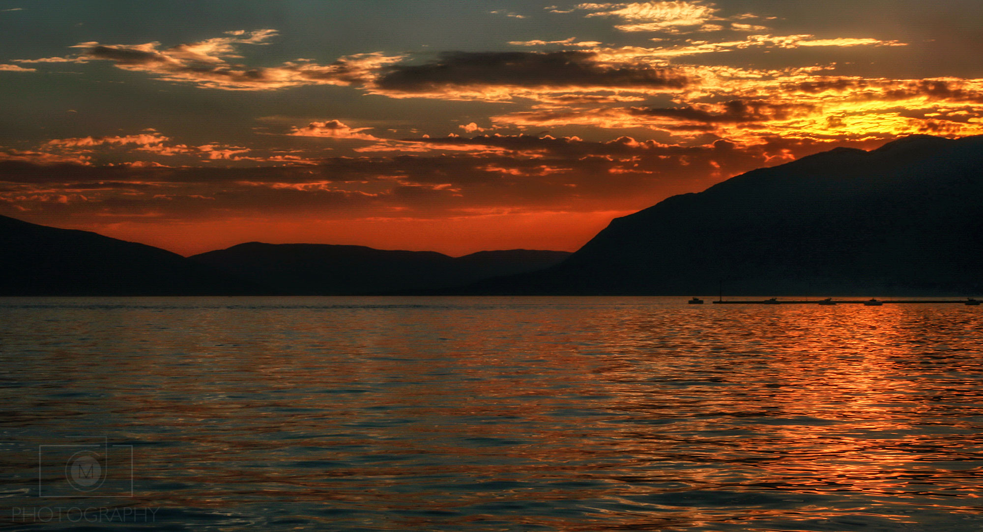 Západ slnka nad Jadranským morom, Čierna Mora