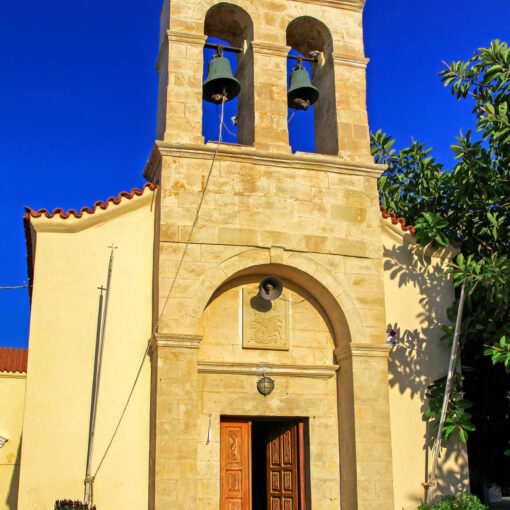 Kostolík v dedinke Panormos, Kréta