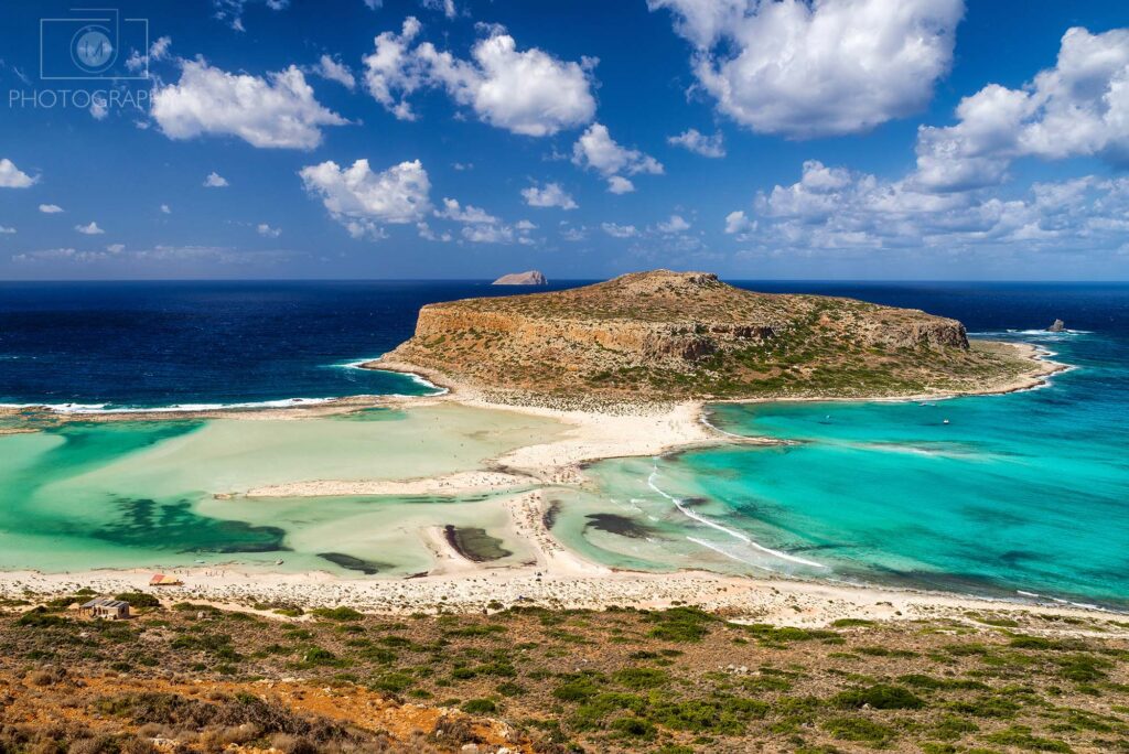 Balos Lagoon na Kréte s tyrkysovou lagúnou a pieskovou plážou