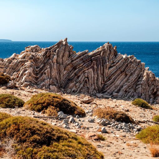 Skalné vrstvy pri pláži Agios Pavlos, Kréta