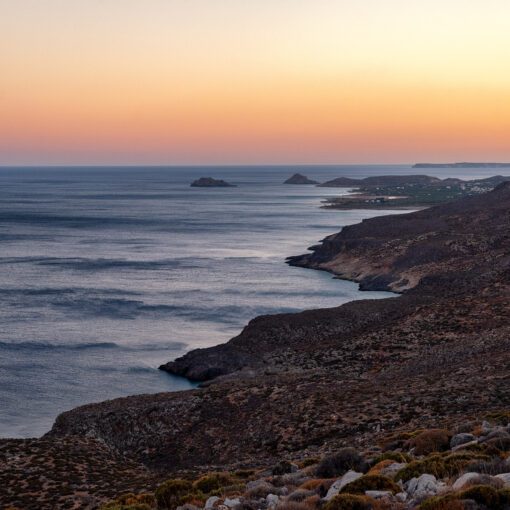 Západ slnka nad pobrežím Kato Zakros, východná Kréta