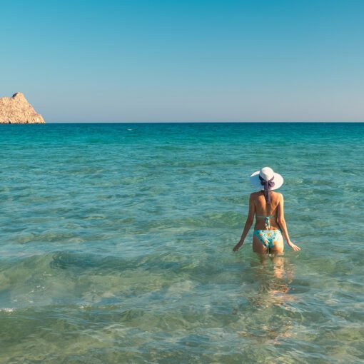 Kúpanie v tyrkysovom mori na Mazida Ammos Beach – Kréta