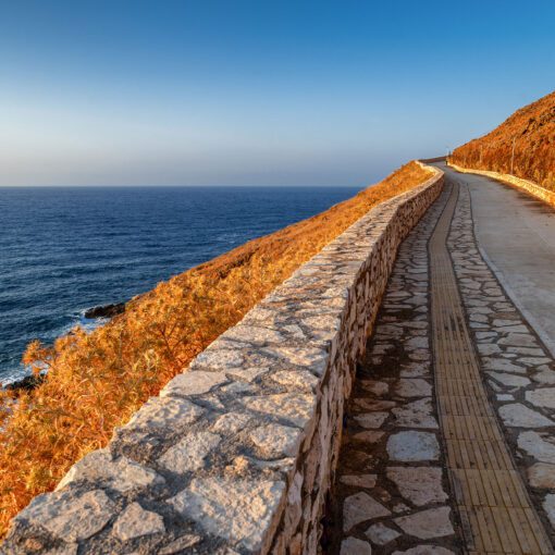 Cesta s výhľadom na more – Panormos, severné pobrežie Kréty