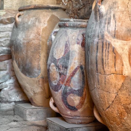 Pithoi v paláci Phaistos – staroveké nádoby na víno a olej