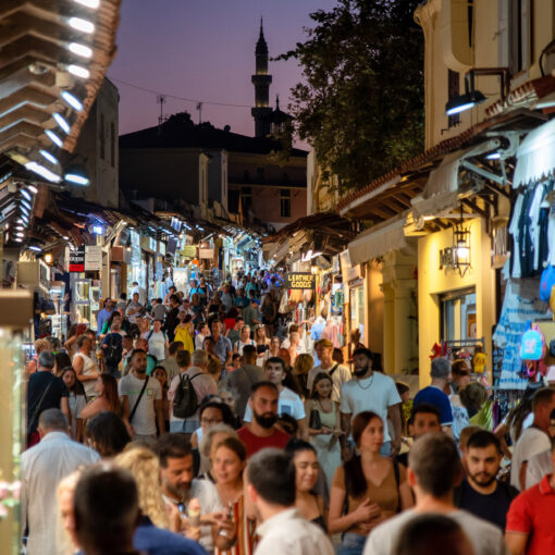 Nočný život v meste Rodos, Grécko