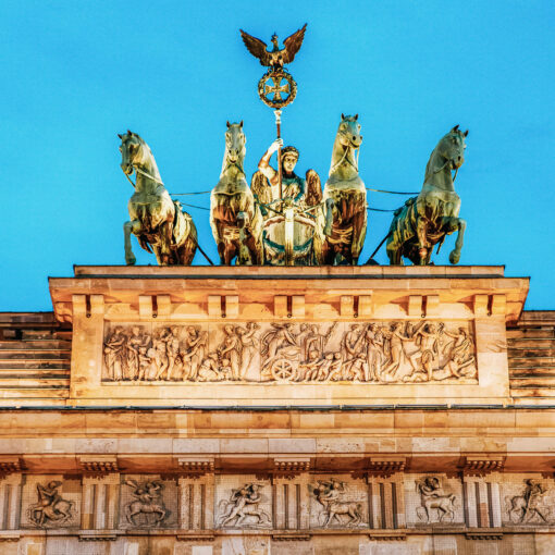 Socha na vrchole Brandenburskej brány v Berlíne
