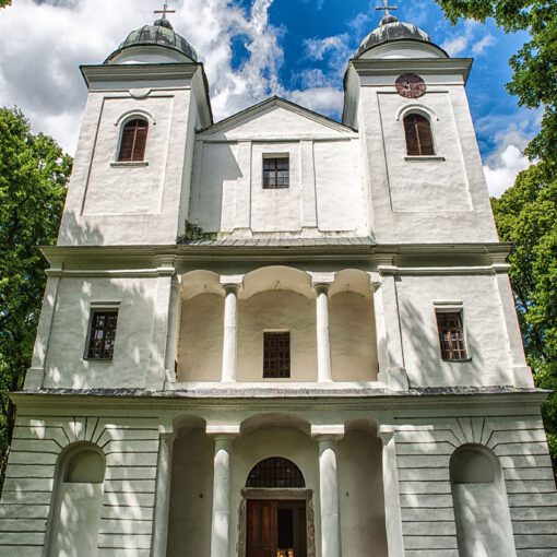 Slanický kostol na ostrove umenia, Oravská priehrada