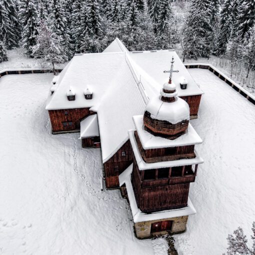 Kostol vo Svätom Kríži z dronu
