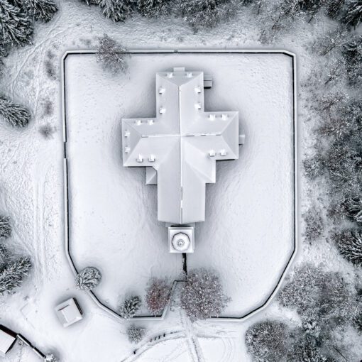 Kostol vo Svätom Kríži z dronu