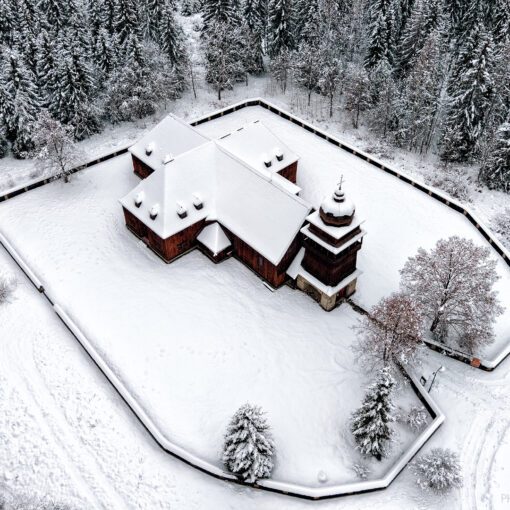 Kostol vo Svätom Kríži z dronu